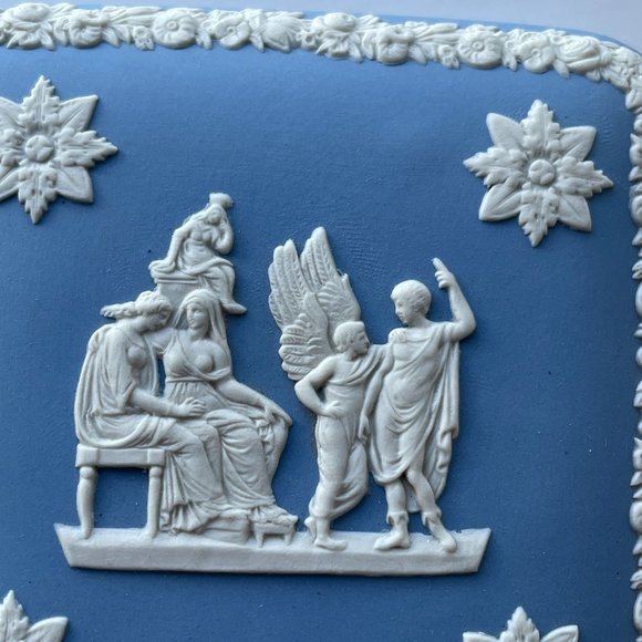 Wedgwood Jasperware Blue Square Lidded Trinket Box Cherub Cupid England - Picture 11 of 13